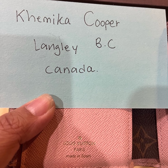 LV wallet 💯 % Authentic - Picture 6 of 11